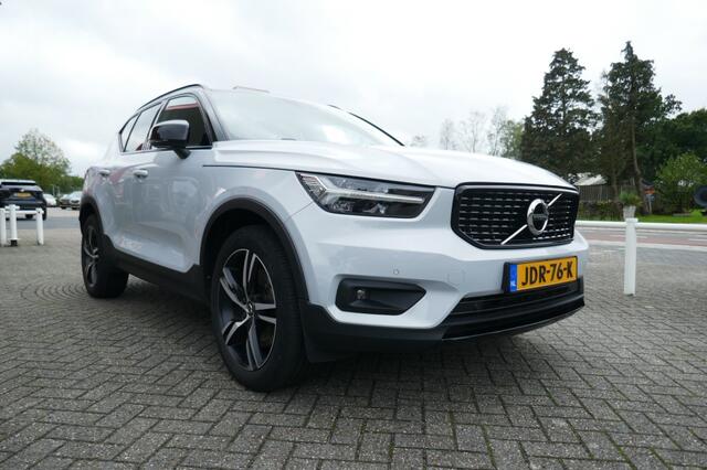 Volvo XC40 1.5 T4 RECH R-DESIGN CAMERA/ELEKTR.ACHTERKLEP/STOELVERWARMING