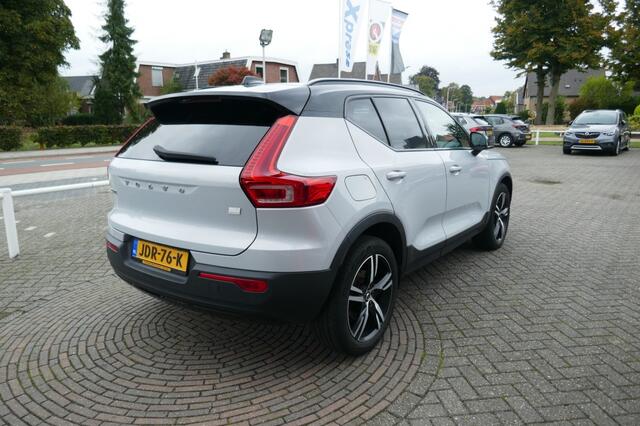 Volvo XC40 1.5 T4 RECH R-DESIGN CAMERA/ELEKTR.ACHTERKLEP/STOELVERWARMING