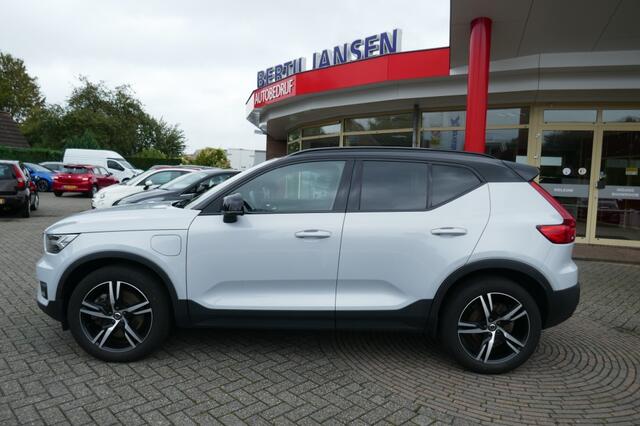 Volvo XC40 1.5 T4 RECH R-DESIGN CAMERA/ELEKTR.ACHTERKLEP/STOELVERWARMING