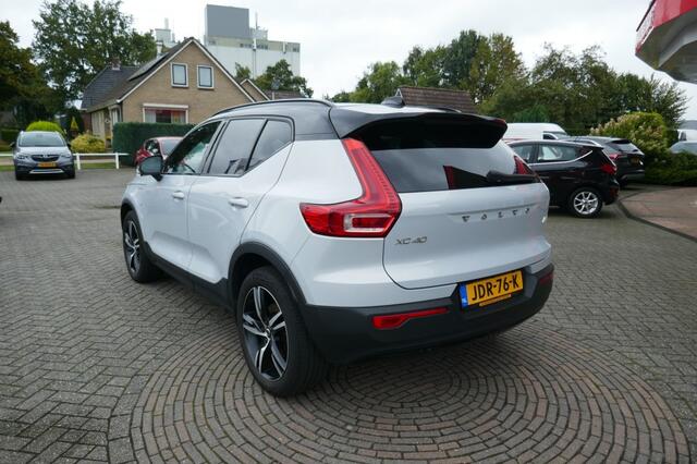 Volvo XC40 1.5 T4 RECH R-DESIGN CAMERA/ELEKTR.ACHTERKLEP/STOELVERWARMING