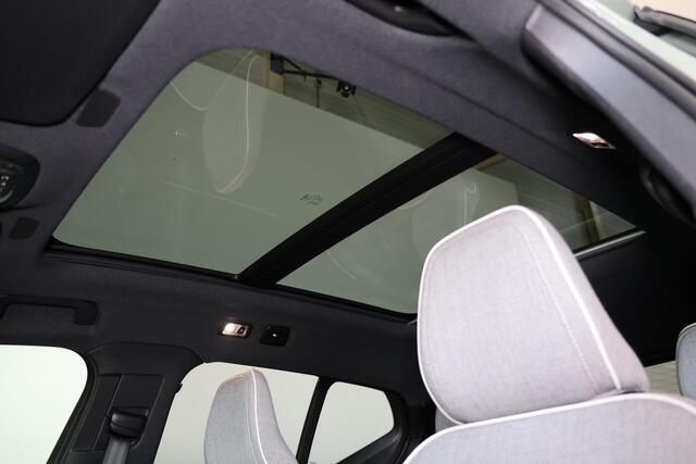 Volvo XC40 T5 Recharge Ultimate Bright - Panorama/schuifdak - IntelliSafe Assist & Surround - 360º Camera - Harman/Kardon audio - Verwarmde voorstoelen & stuur - Parkeersensoren voor & achter - Elektr. bedienb. voorstoelen met geheugen links - Draadloze tel. lader -