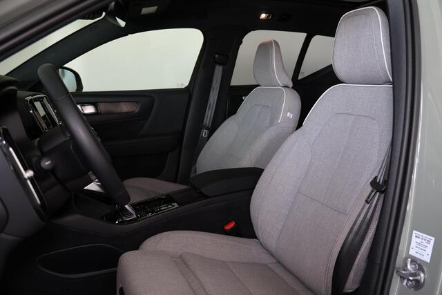 Volvo XC40 T5 Recharge Ultimate Bright - Panorama/schuifdak - IntelliSafe Assist & Surround - 360º Camera - Harman/Kardon audio - Verwarmde voorstoelen & stuur - Parkeersensoren voor & achter - Elektr. bedienb. voorstoelen met geheugen links - Draadloze tel. lader -