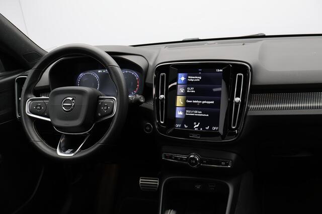 Volvo XC40 T5 Recharge R-Design / Trekhaak / Pan. dak / Stoel+stuurwielverwarming / CarPlay / Privacy glass
