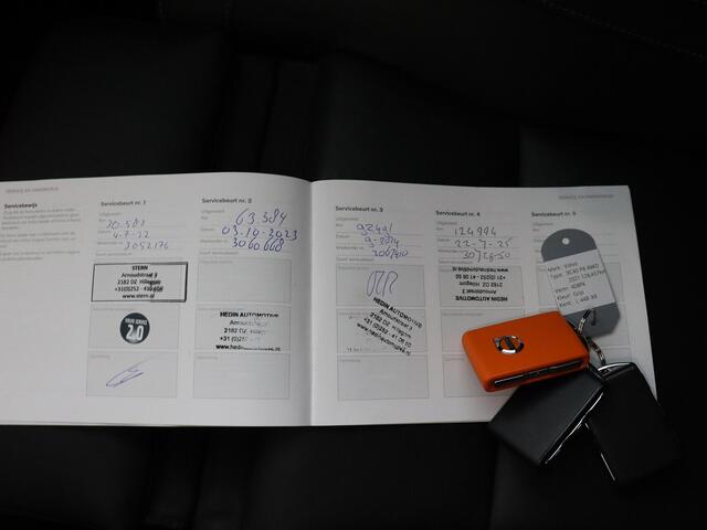 Volvo XC40 Recharge P8 AWD R-Design SoH 93.2% | Trekhaak | Pano | Harman Kardon!