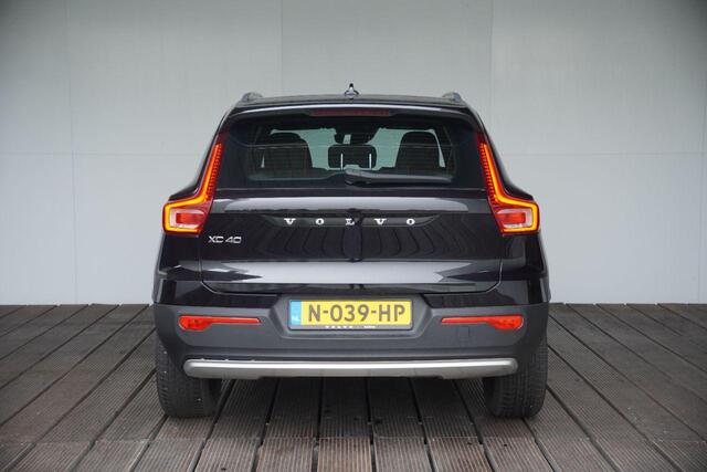 Volvo XC40 1.5 T2 Momentum Business | Trekhaak | Adaptieve Cruise Control | Parkeercamera | Keyless Entry | Parkeersenosren | Voorruitverwarming | Volvo On Call |