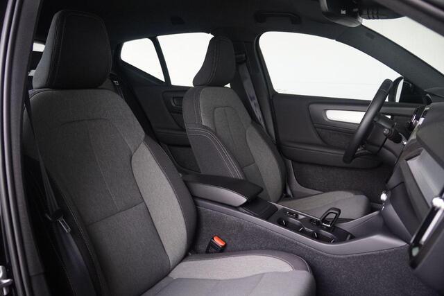 Volvo XC40 1.5 T2 Momentum Business | Trekhaak | Adaptieve Cruise Control | Parkeercamera | Keyless Entry | Parkeersenosren | Voorruitverwarming | Volvo On Call |