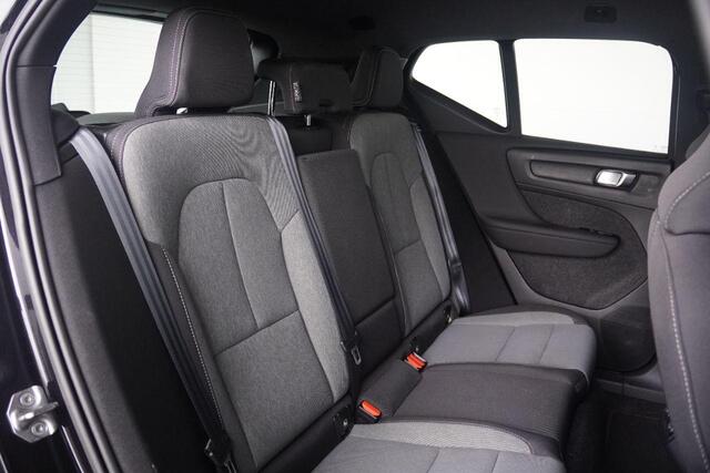 Volvo XC40 1.5 T2 Momentum Business | Trekhaak | Adaptieve Cruise Control | Parkeercamera | Keyless Entry | Parkeersenosren | Voorruitverwarming | Volvo On Call |