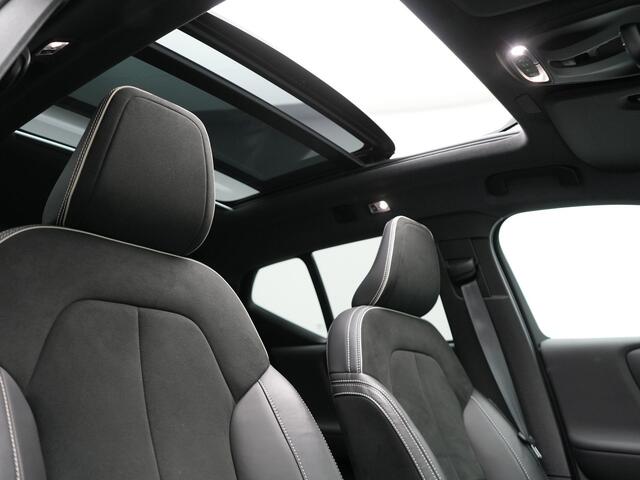 Volvo XC40 T4 Recharge R-Design Plug In Hybrid 211pk Dealer O.H PHEV | Panodak | 360 Camera | Harman Kardon Sound | Adaptive Cruise | Alcantara Sportstoelen Verwarmd | Apple Carplay | Keyless | Blis | Stuur Verwarmd | Navigatie | Virtual | DAB |