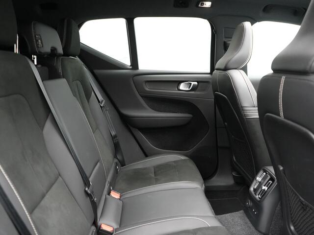 Volvo XC40 T4 Recharge R-Design Plug In Hybrid 211pk Dealer O.H PHEV | Panodak | 360 Camera | Harman Kardon Sound | Adaptive Cruise | Alcantara Sportstoelen Verwarmd | Apple Carplay | Keyless | Blis | Stuur Verwarmd | Navigatie | Virtual | DAB |