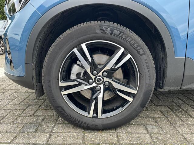 Volvo XC40 B4 Plus Dark | Harman/Kardon | Memoryseats | Keyless Entry | Trekhaak |