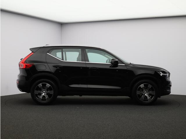 Volvo XC40 2.0 T4 Inscription / Trekhaak / Adapt. cruise control / Lederen bekleding / Harman Kardon Audio / Achteruitrijcamera / BLIS /
