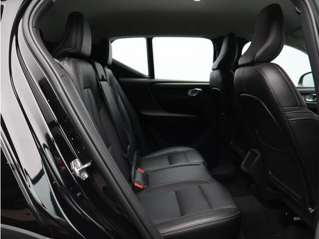 Volvo XC40 2.0 T4 Inscription / Trekhaak / Adapt. cruise control / Lederen bekleding / Harman Kardon Audio / Achteruitrijcamera / BLIS /