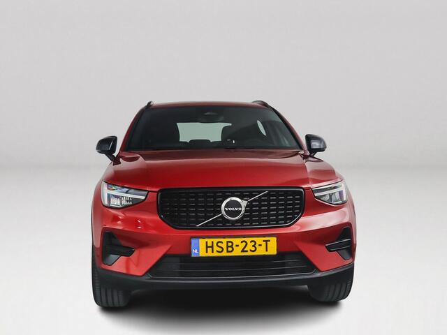 Volvo XC40 B4 Plus Dark | Parkeercamera | Stoel- en Stuurverwarming | Harman Kardon | Trekhaak