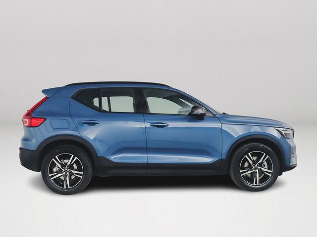 Volvo XC40 B4 Plus Dark | Parkeercamera | Stoel- en Stuurverwarming | Harman Kardon | Trekhaak