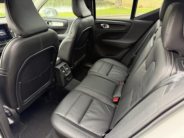 Volvo XC40 T4 Recharge Inscription Expression ** Panoramadak**Vol leder**H&K** **Trekhaak wegklapbaar**