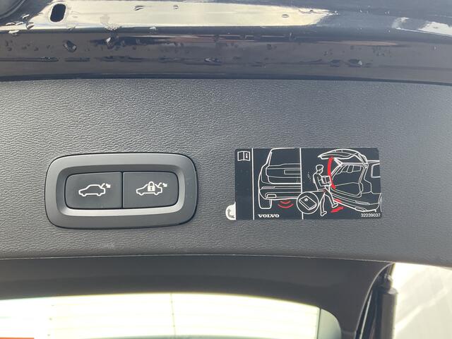 Volvo XC40 2.0 B4 Inscription Leder Keyless Carplay Stoelverw Elek.Klep Camera Led NL-Auto!