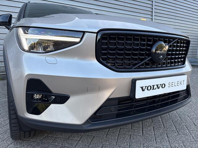 Volvo XC40 T4 Plug-in hybrid Ultimate Dark / 20" / Black Sheep pakket / Hoogglans zwart dak /