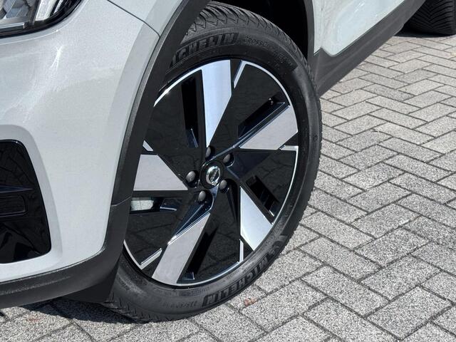 Volvo XC40 Single Motor Extended Range Plus 82 kWh | Climate Pack | Trekhaak