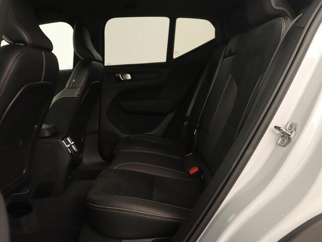Volvo XC40 Recharge P8 AWD R-Design | Trekhaak | Camera | Carplay | Navigatie | Full LED