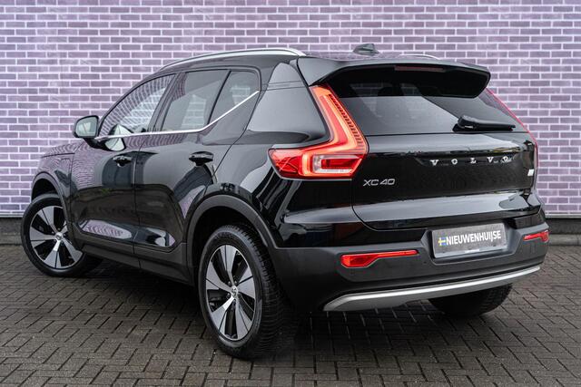 Volvo XC40 T4 Recharge Inscription Expression | Elektr. Panoramadak | Stoel- & stuurwielverwarming | Camera | Parkeersensoren voor en achter | Keyless entry