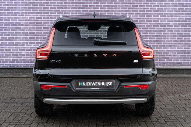 Volvo XC40 T4 Recharge Inscription Expression | Elektr. Panoramadak | Stoel- & stuurwielverwarming | Camera | Parkeersensoren voor en achter | Keyless entry
