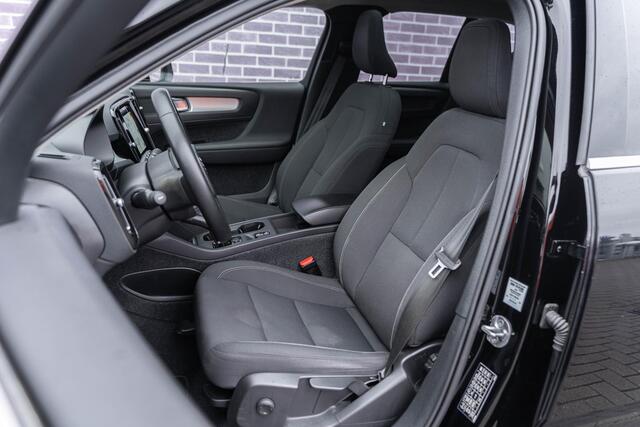 Volvo XC40 T4 Recharge Inscription Expression | Elektr. Panoramadak | Stoel- & stuurwielverwarming | Camera | Parkeersensoren voor en achter | Keyless entry
