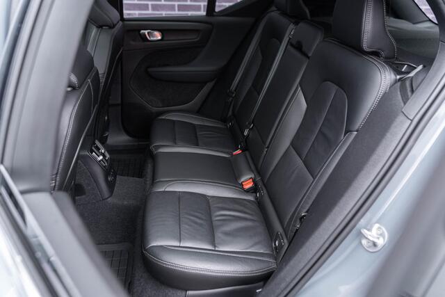 Volvo XC40 T5 Plug-in hybrid Ultimate Bright | Elektr. Panoramadak | 360º Camera | Extra getint glas | Geheugen best. stoel | Harman Kardon | Keyless entry
