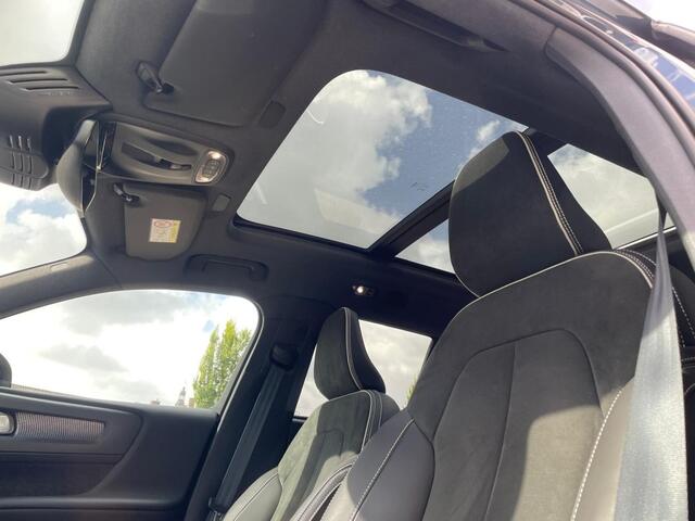 Volvo XC40 2.0 B4 R-DESIGN, Panoramadak, Alcantara, Carplay, Camera, Stoel/stuur verw. 15.986km!