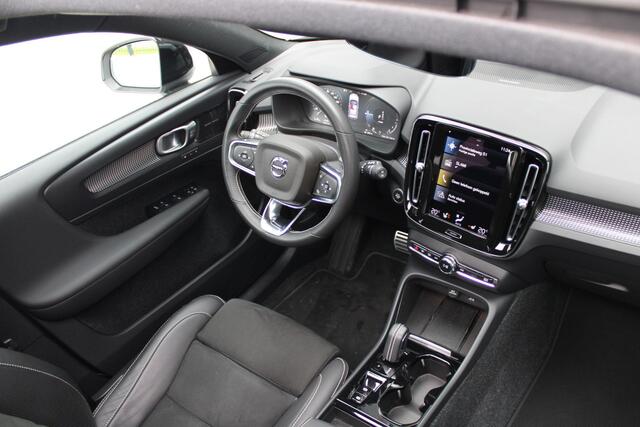 Volvo XC40 1.5 T4 Recharge R-Design - ACC - Memory - Pano - 360 Camera - Stoelverwarming - H&K - Rijklaar