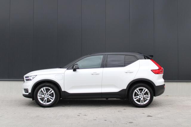 Volvo XC40 1.5 T4 Recharge R-Design - ACC - Memory - Pano - 360 Camera - Stoelverwarming - H&K - Rijklaar