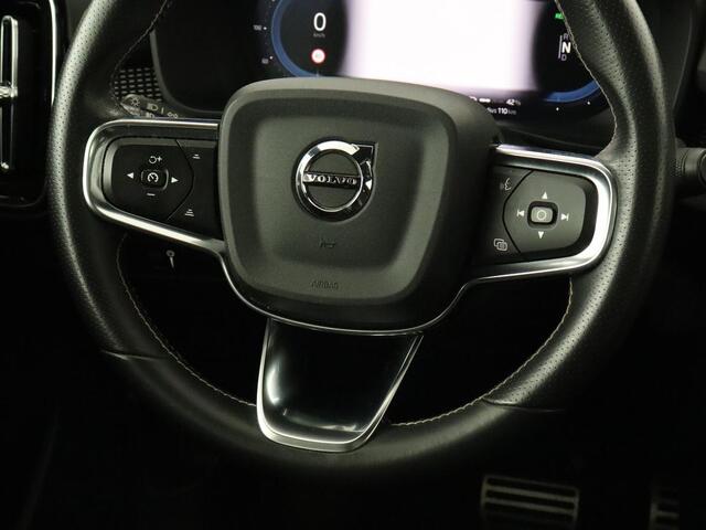Volvo XC40 Recharge P8 AWD R Design | Panoramadak | Trekhaak | Stoel & stuurverwarming | Adaptive cruise | Carplay | Full LED | Camera | Leder/Alcantara | Keyless
