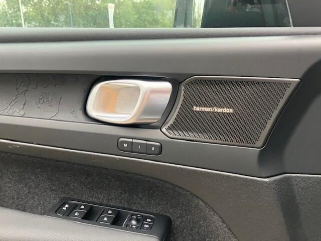 Volvo XC40 Extended Range Ultimate 82 kWh - Pan dak