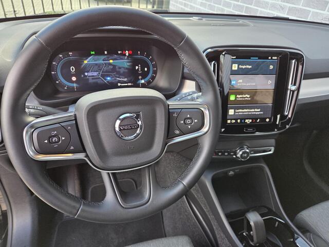 Volvo XC40 B4 Plus Dark | Trekhaak | BLIS | All-seasonbanden | 19" wielen |