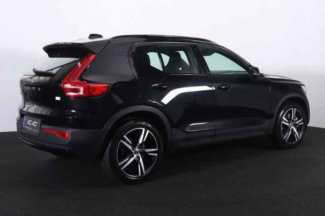 Volvo XC40 T4 Recharge R-Design Expression - Intellisafe Assist/Surround - Sensus navigatie - LED-koplampen - Parkeersensoren v/a - Parkeercamera - Getint glas - 19' LMV