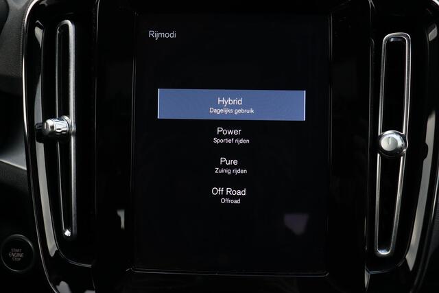Volvo XC40 T4 Recharge R-Design Expression - Intellisafe Assist/Surround - Sensus navigatie - LED-koplampen - Parkeersensoren v/a - Parkeercamera - Getint glas - 19' LMV