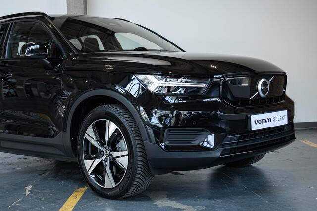 Volvo XC40 Recharge Single Motor Plus Trekhaak | Adaptive Cruise Control Met Stuurhulp | Verwarmbare Voorstoelen | Stuurwielverwarming | Draadloos Telefoon Opladen | Apple CarPlay/Android Auto | 2-Zone Electronic Climate Control | Google Services | 19 Inch Velgen