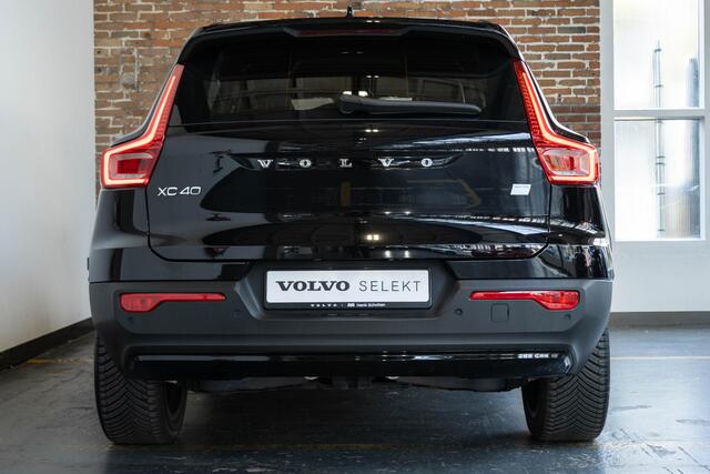 Volvo XC40 Recharge Single Motor Plus Trekhaak | Adaptive Cruise Control Met Stuurhulp | Verwarmbare Voorstoelen | Stuurwielverwarming | Draadloos Telefoon Opladen | Apple CarPlay/Android Auto | 2-Zone Electronic Climate Control | Google Services | 19 Inch Velgen