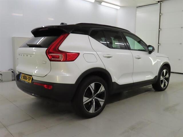 Volvo XC40 1.5 T5 Recharge R-Design | Trekhaak | Panorama schuifdak | Stuur + Stoel verwarming | Adaptieve Cruise | Power seats | Standkachel | Volvo on Call |