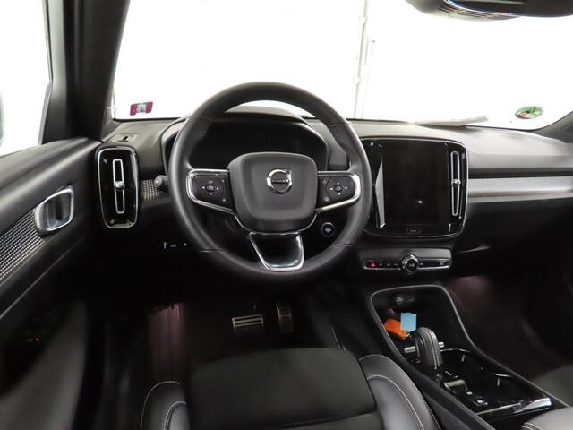 Volvo XC40 1.5 T5 Recharge R-Design | Trekhaak | Panorama schuifdak | Stuur + Stoel verwarming | Adaptieve Cruise | Power seats | Standkachel | Volvo on Call |