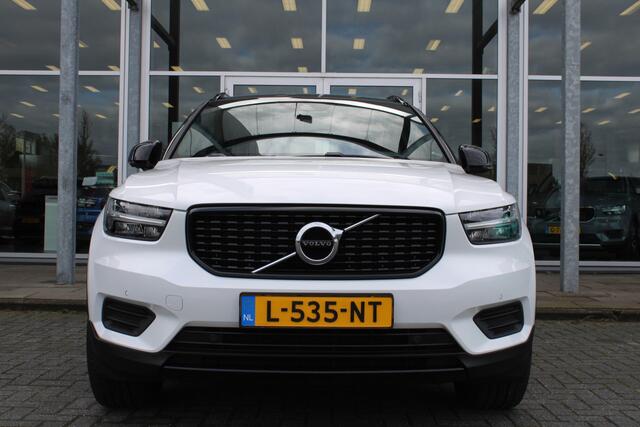 Volvo XC40 T3 Automaat R-Design | Adapt. Cruise | El. Trekhaak | Park assist V+A | Draadloze telefoonlader