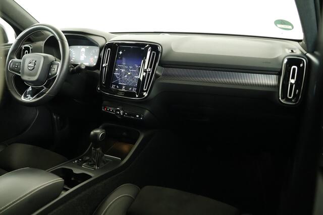 Volvo XC40 1.5 T3 R-Design / LED / Navi / CarPlay / Trekhaak / Camera