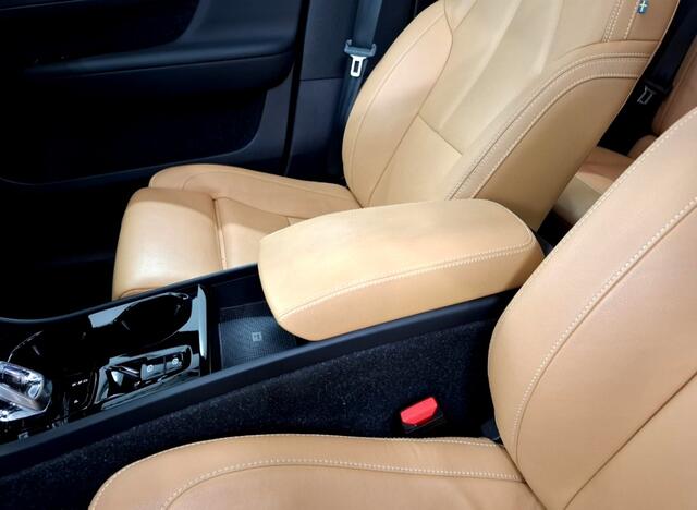 Volvo XC40 1.5 T4 Recharge 155kW/211pk DCT7 Inscription PANORAMADAK + HARMAN/KARDON + EL.TREKHAAK + CRUISE + NAVI SENSUS + BLIS + LANE ASSIST + EL.STOELEN + STUUR-&STOELVERWARMING V&A + 360 CAMERA + KEYLESS + PARKSENSOREN V&A + 19" LM-VELGEN!!