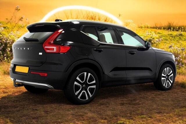 Volvo XC40 1.5 T4 Recharge 155kW/211pk DCT7 Inscription PANORAMADAK + HARMAN/KARDON + EL.TREKHAAK + CRUISE + NAVI SENSUS + BLIS + LANE ASSIST + EL.STOELEN + STUUR-&STOELVERWARMING V&A + 360 CAMERA + KEYLESS + PARKSENSOREN V&A + 19" LM-VELGEN!!