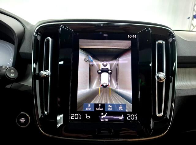 Volvo XC40 1.5 T4 Recharge 155kW/211pk DCT7 Inscription PANORAMADAK + HARMAN/KARDON + EL.TREKHAAK + CRUISE + NAVI SENSUS + BLIS + LANE ASSIST + EL.STOELEN + STUUR-&STOELVERWARMING V&A + 360 CAMERA + KEYLESS + PARKSENSOREN V&A + 19" LM-VELGEN!!