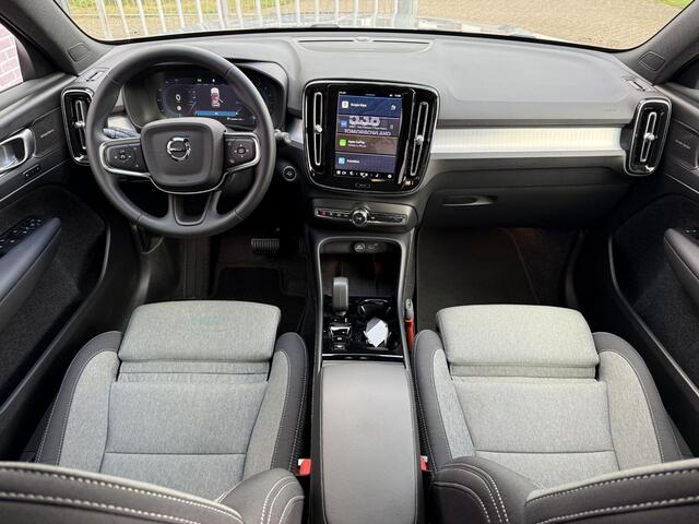 Volvo XC40 2.0 B4 Plus Dark | Memory | Trekhaak | Camera | Harman/Kardon | Keyless Entry/start | elektrisch verstelbare voorstoelen |