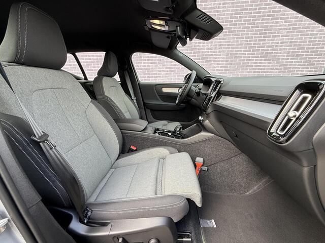 Volvo XC40 2.0 B4 Plus Dark | Memory | Trekhaak | Camera | Harman/Kardon | Keyless Entry/start | elektrisch verstelbare voorstoelen |