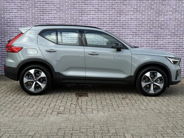 Volvo XC40 2.0 B4 Plus Dark | Memory | Trekhaak | Camera | Harman/Kardon | Keyless Entry/start | elektrisch verstelbare voorstoelen |