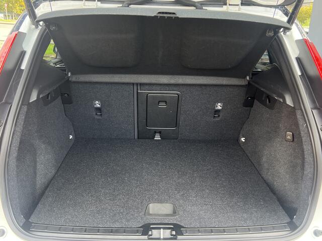 Volvo XC40 1.5 T5 Recharge 262 pk R-Design Navigatie Panoramadak Pilot Asist ACC 360 Camera Harman Kardon Elek Stoel Dab Stoel + Stuur verwarming Extra Getint Glas Wit Metallic ! Plug In Hybride