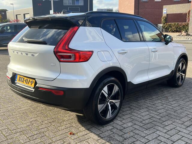 Volvo XC40 1.5 T5 Recharge 262 pk R-Design Navigatie Panoramadak Pilot Asist ACC 360 Camera Harman Kardon Elek Stoel Dab Stoel + Stuur verwarming Extra Getint Glas Wit Metallic ! Plug In Hybride