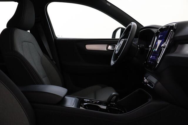 Volvo XC40 B4 (M-HYBRID) PLUS DARK -CAMERA|ADAP.CRUISE|VERW.VOORRUIT|TREKHAAK|HARMAN/KARDON|19"